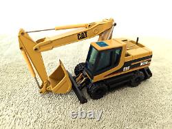 NZG Caterpillar M318 Wheel-Type Excavator