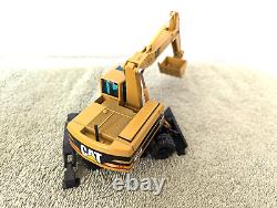 NZG Caterpillar M318 Wheel-Type Excavator