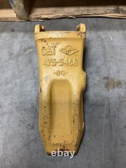 Translate this title in French: CATERPILLAR CAT GENUINE OEM 475-5468 Extra Duty Digger Tip FAST SHIPPING

CATÉPILLAR CAT GENUINE OEM 475-5468 Pointe de pelle supplémentaire de service rapide EXPÉDITION